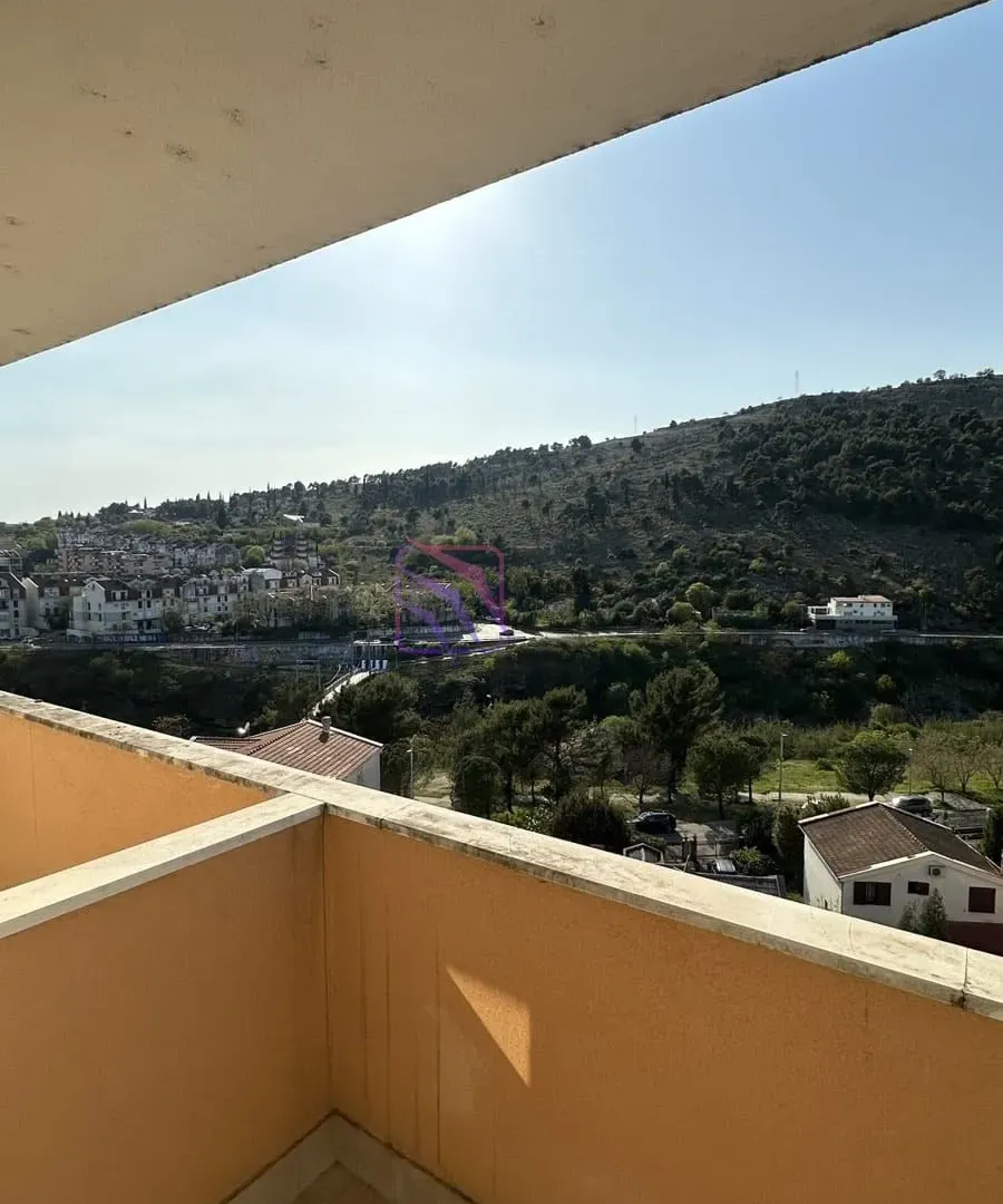 Izdavanje, jednosoban stan, 45m², City Kej, Podgorica