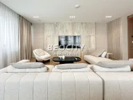 Izdavanje, četvorosoban stan, 160m², Beograd Na Vodi, Beograd - image 1