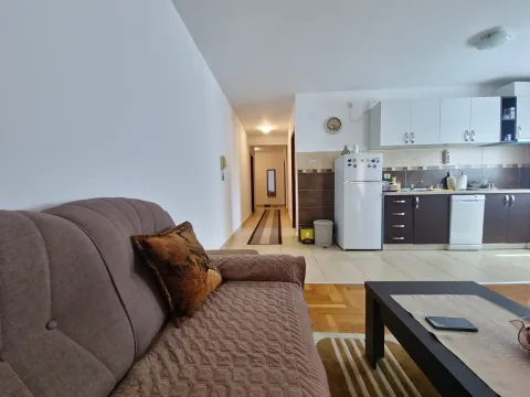 Rent, two bedroom apartment, 80m², Kamenovo, Budva - image 10