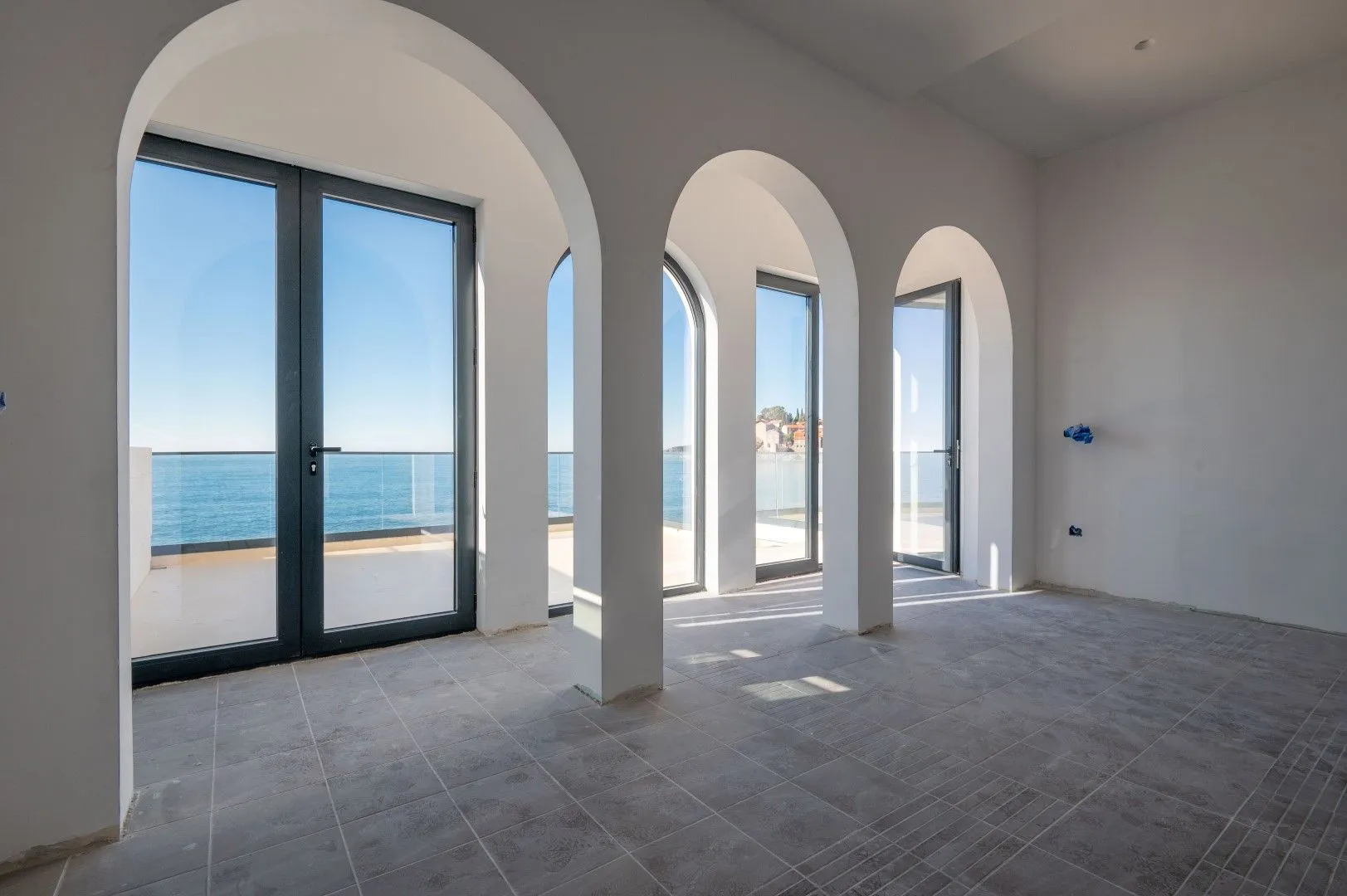 Sale, three bedroom apartment, 222m², Sveti Stefan, Budva