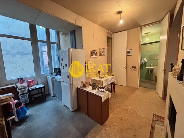 Prodaja, trosoban stan, 86m², Kalenić Pijaca, Vračar Sve Podlokacije
