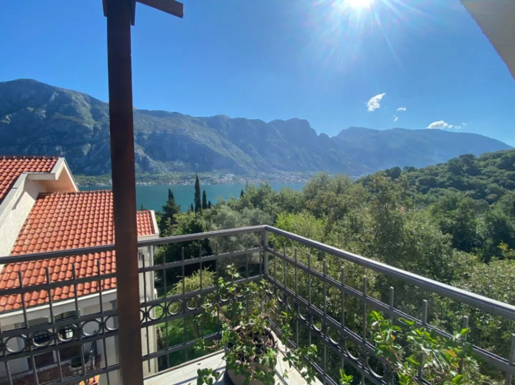 Prodaja, dvosoban stan, 97m², Prčanj, Kotor