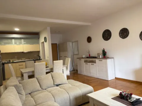 Izdavanje, jednosoban stan, 84m², Bonići, Tivat - image 10