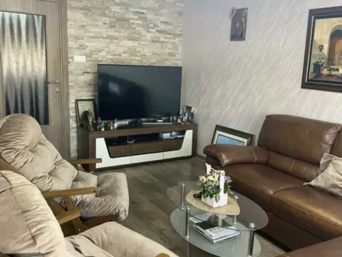 Izdavanje, trosoban stan, 90m², Seljanovo, Tivat - image 2