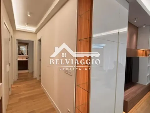 Izdavanje, trosoban stan, 76m², Grad, Kotor - image 3