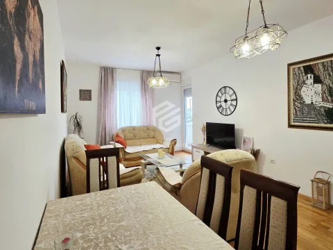 Izdavanje, dvosoban stan, 66m², Stari Aerodrom, Podgorica - image 2