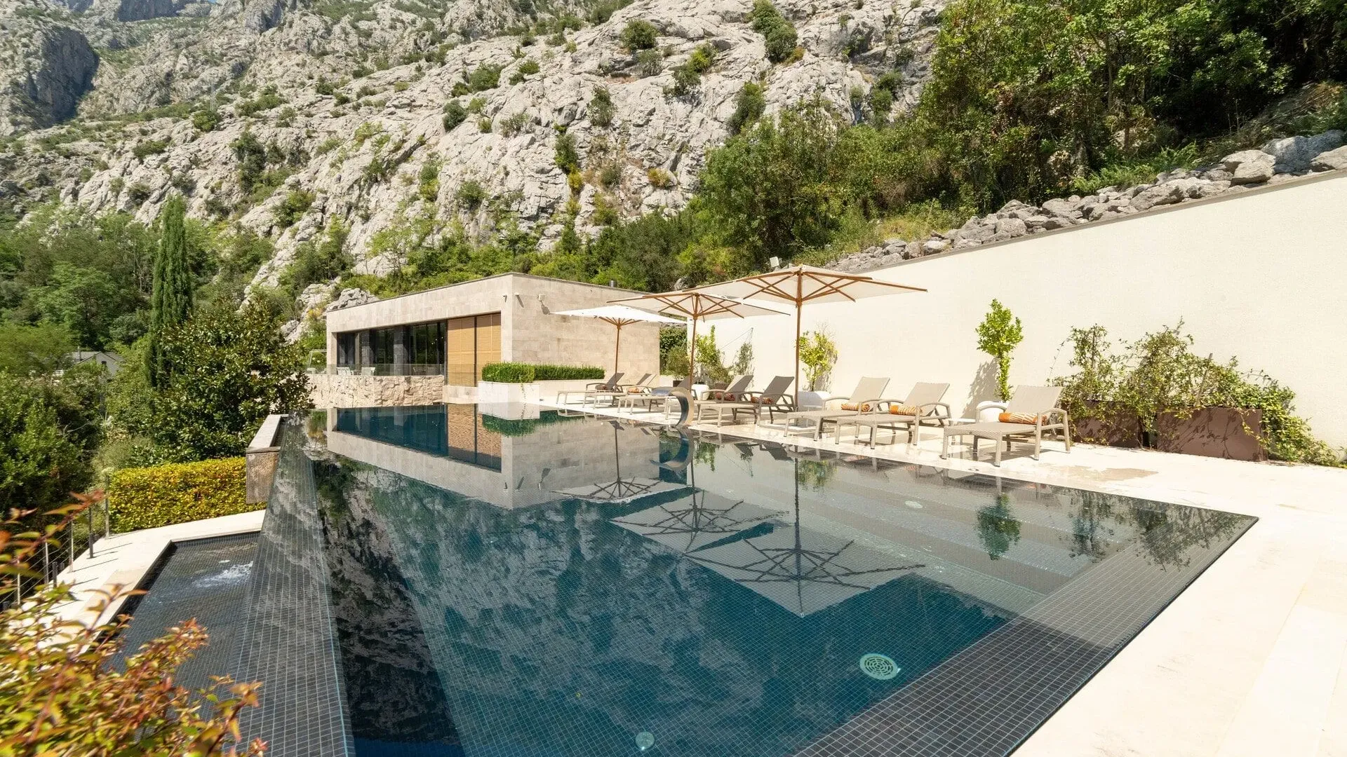 Prodaja, kuća, 526m², Orahovac, Kotor