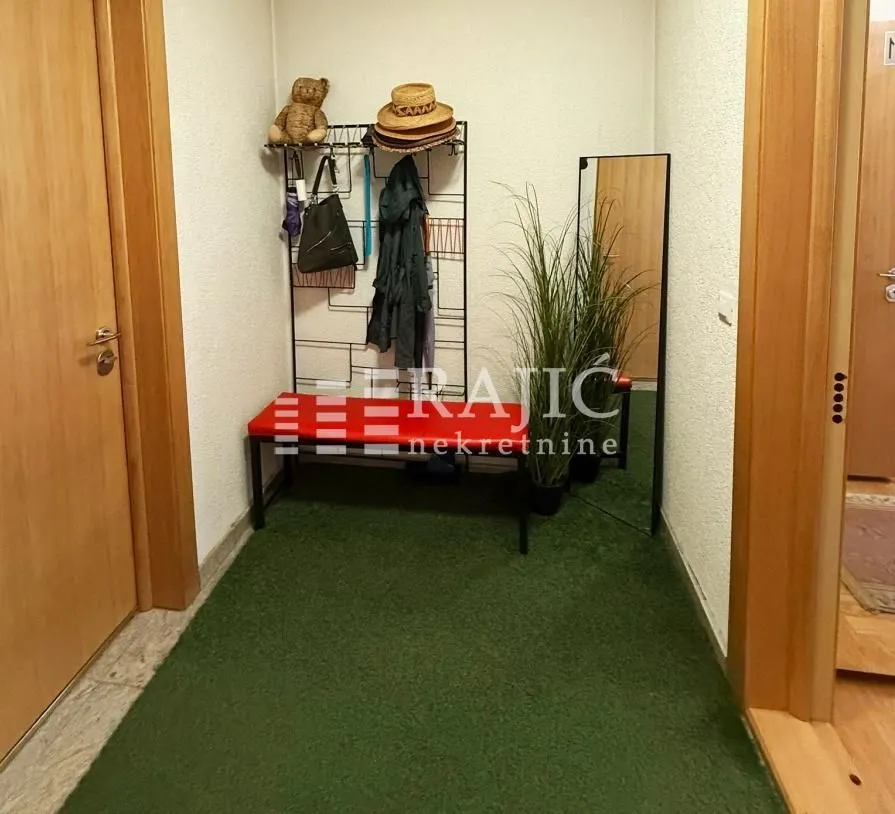 Rent, four bedroom apartment, 135m², Stari Grad, Beograd
