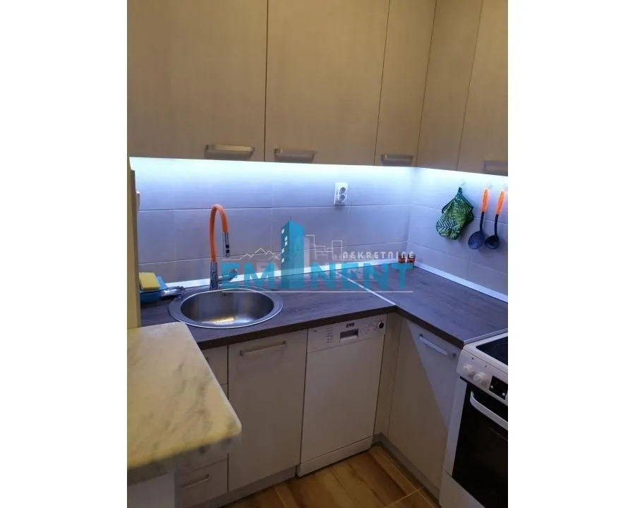Izdavanje, stan, 34m², Zemun Centar, Zemun Sve Podlokacije