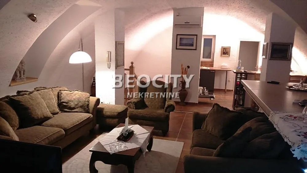 Prodaja, četvorosoban stan, 195m², Grbavica, Novi Sad Sve Podlokacije