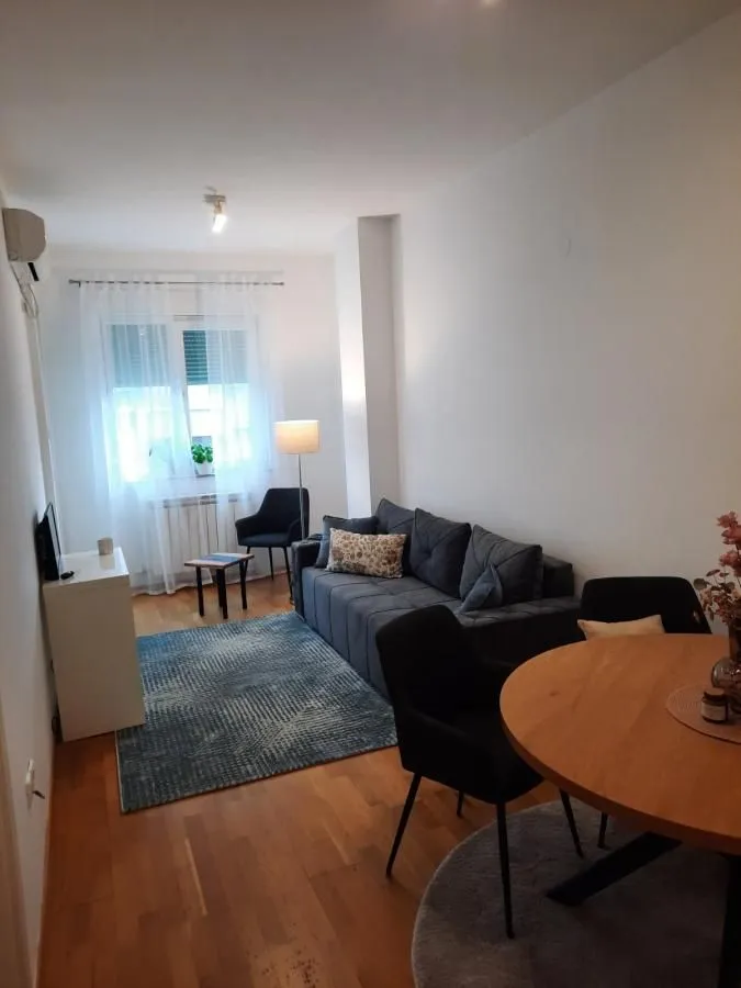 Izdavanje, dvosoban stan, 41m², Liman 3, Novi Sad Sve Podlokacije