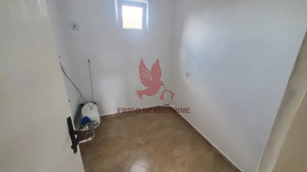 Prodaja, kuća, 280m², Centar, Topola