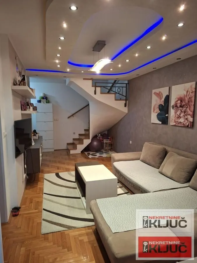 Prodaja, trosoban stan, 70m², Nova Detelinara, Novi Sad Sve Podlokacije