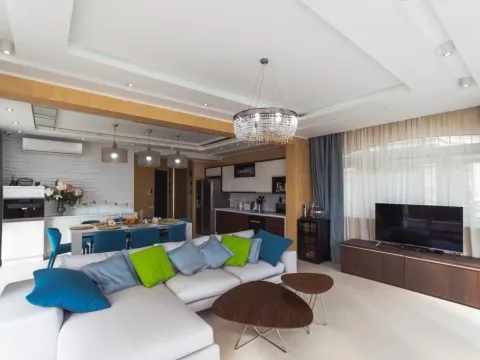 Izdavanje, trosoban stan, 146m², Bečići, Budva - image 7