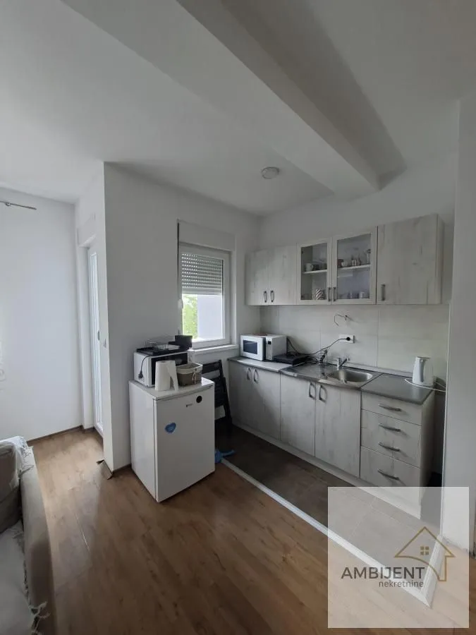Izdavanje, dvosoban stan, 45m², Altina, Beograd
