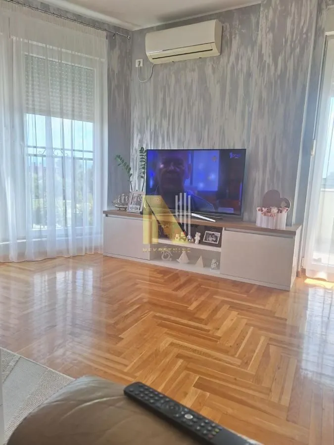 Prodaja, četvorosoban stan, 91m², Sajmište, Novi Sad