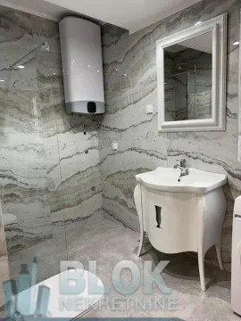 Izdavanje, trosoban stan, 100m², Centar, Podgorica - image 9