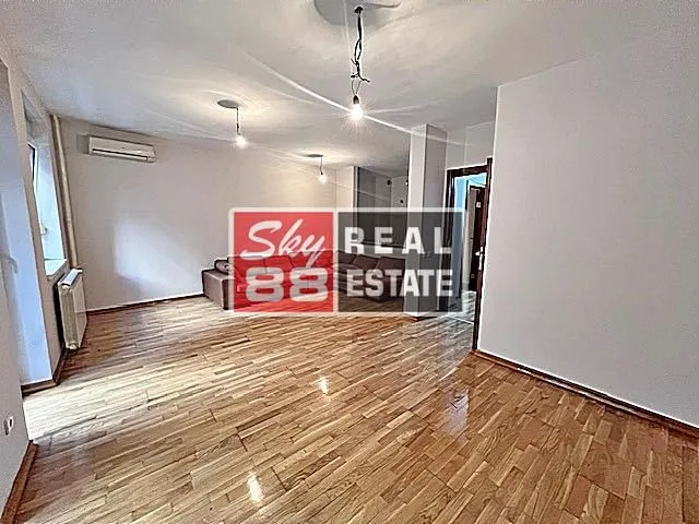 Izdavanje, trosoban stan, 81m², Vračar Hram, Vračar Sve Podlokacije