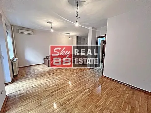 Izdavanje, trosoban stan, 81m², Vračar Hram, Vračar Sve Podlokacije - image 2