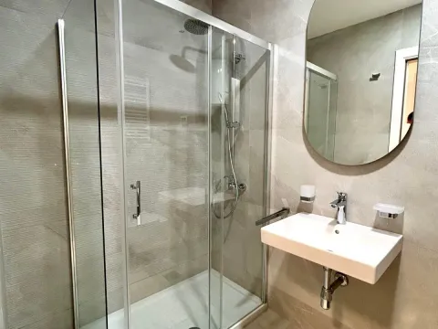 Izdavanje, jednosoban stan, 42m², Central Point, Podgorica - image 9