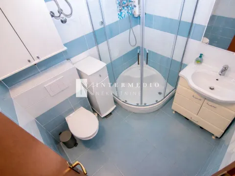 Izdavanje, četvorosoban stan, 137m², Topla, Herceg Novi - image 8