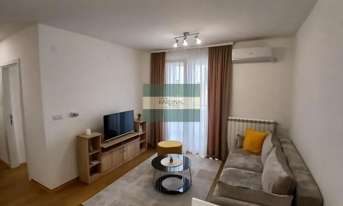 Izdavanje, jednosoban stan, 44m², Salajka, Novi Sad Sve Podlokacije