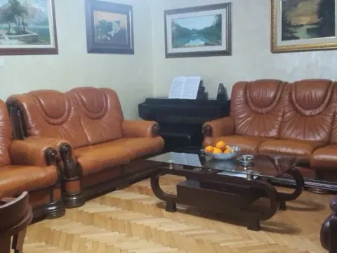 Izdavanje, kuća, 200m², Podgorica, Crna Gora - image 3