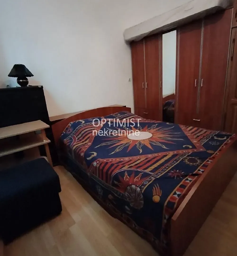 Prodaja, trosoban stan, 61m², Skadarlija, Beograd