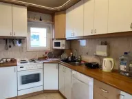 Izdavanje, trosoban stan, 90m2, Centar, Tivat