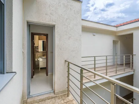 Sale, three bedroom apartment, 103m², Dobrota, Kotor - image 23