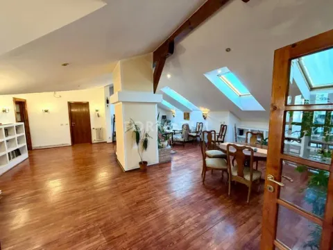 Izdavanje, stan, 200m², Stari Grad, Beograd - image 1