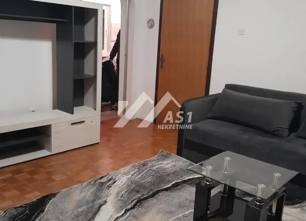 Izdavanje, trosoban stan, 64m², Novi Sad Sve Podlokacije, Novi Sad
