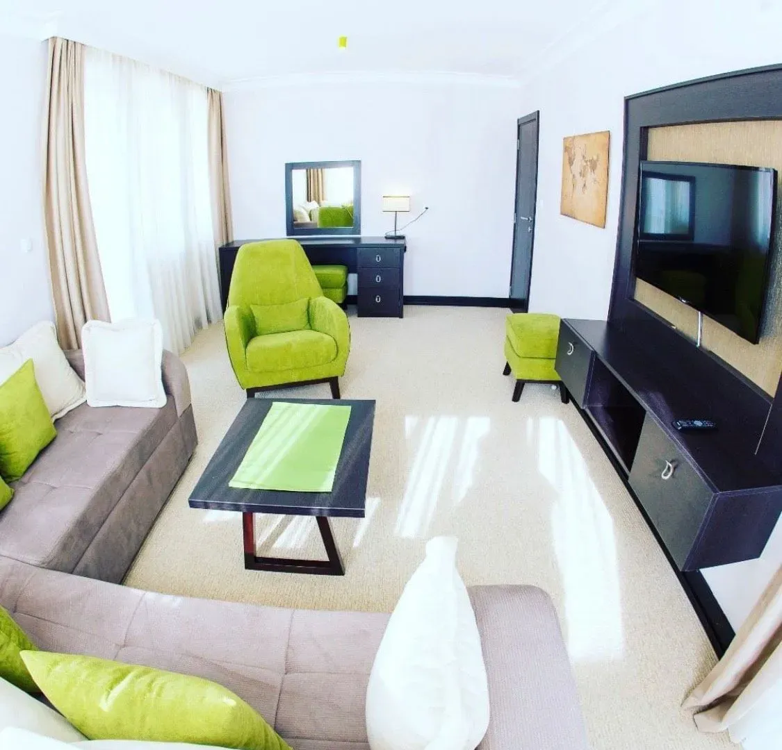 Izdavanje, ugostiteljski objekat, 700m², Bečići, Budva