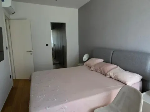 Izdavanje, trosoban stan, 85m², Vezirov Most, Podgorica - image 20