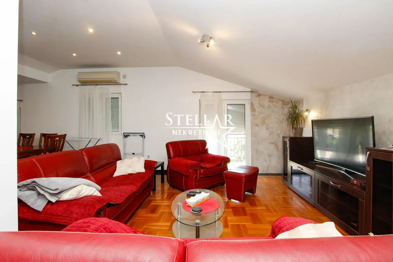 Izdavanje, kuća, 110m², Donja Gorica, Podgorica