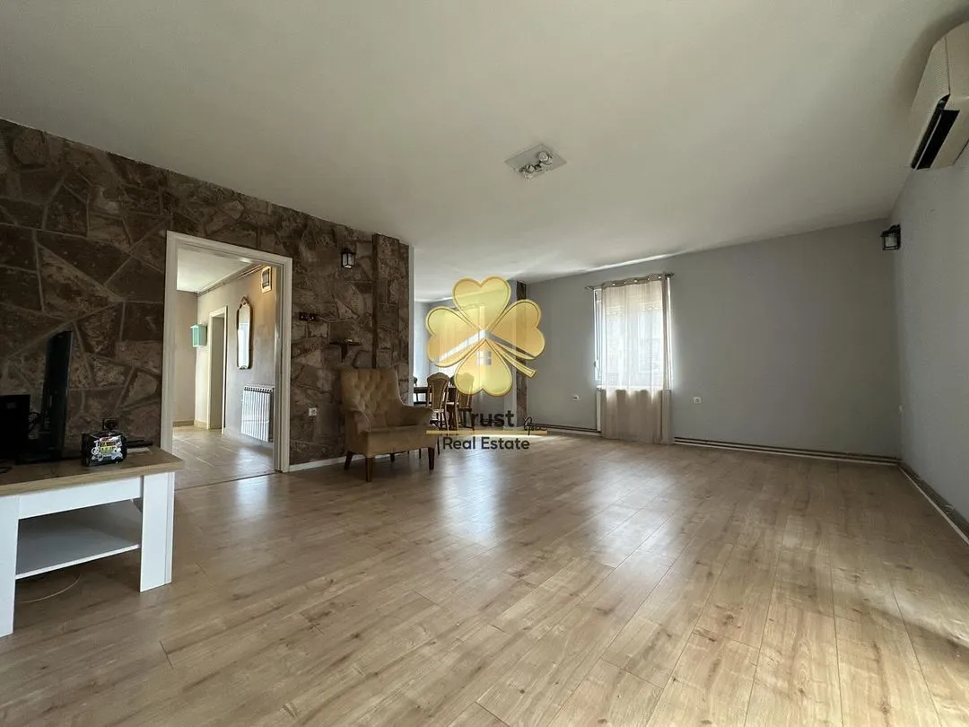 Rent, house, 200m², Tološi, Podgorica
