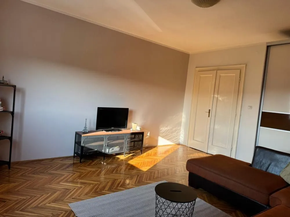 Rent, three bedroom apartment, 76m², Južni Bulevar, Vračar Sve Podlokacije