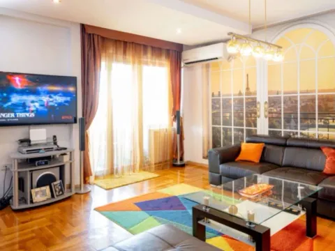 Prodaja, trosoban stan, 134m², Blok 6, Podgorica - image 10