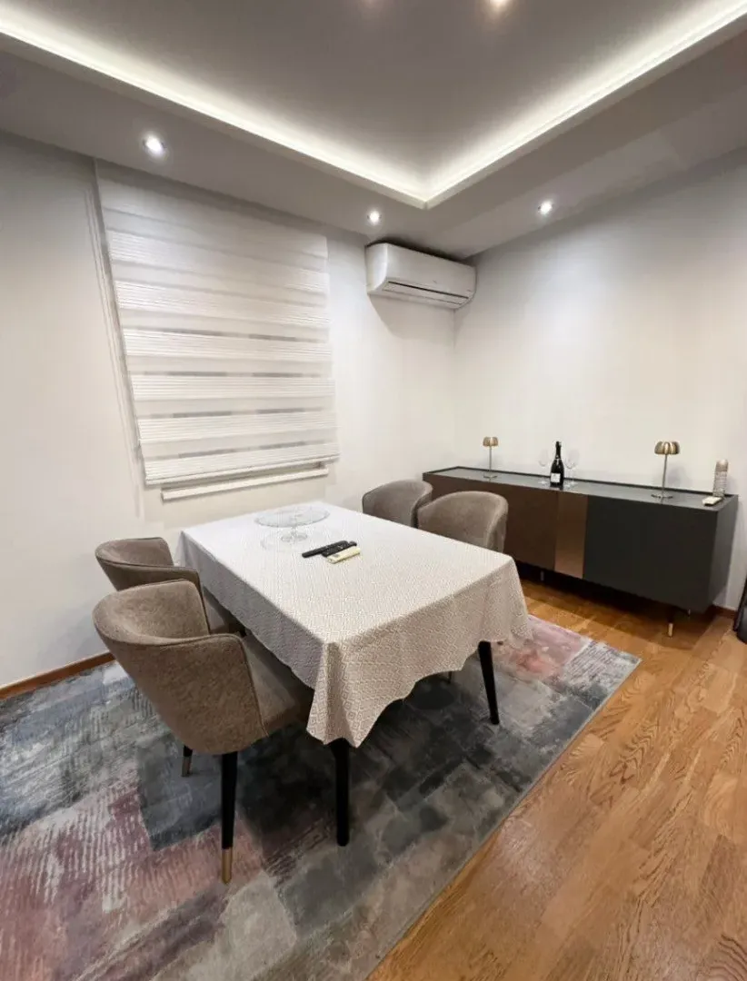 Izdavanje, dvosoban stan, 120m², City Kvart, Podgorica