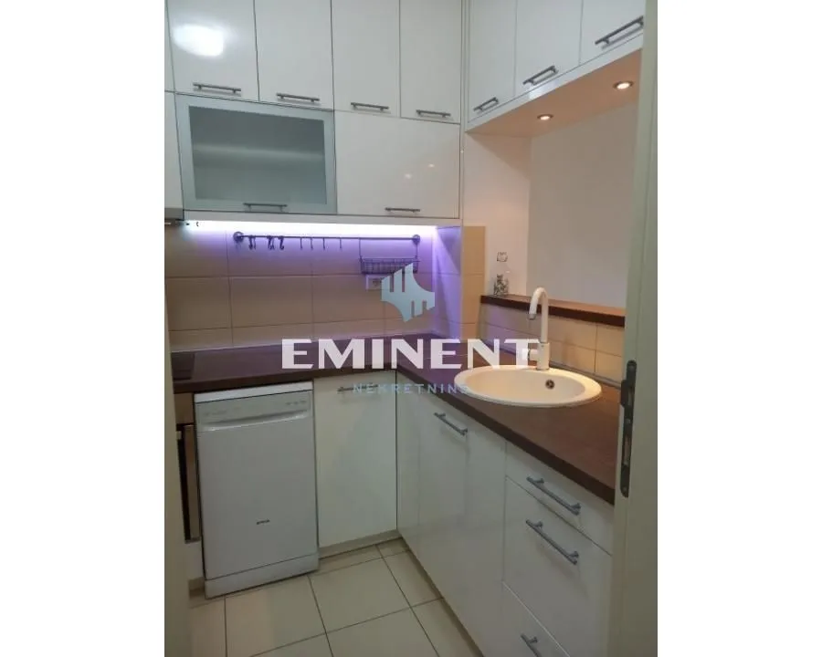 Rent, two bedroom apartment, 45m², Novi Beograd Blok 72, Novi Beograd Sve Podlokacije