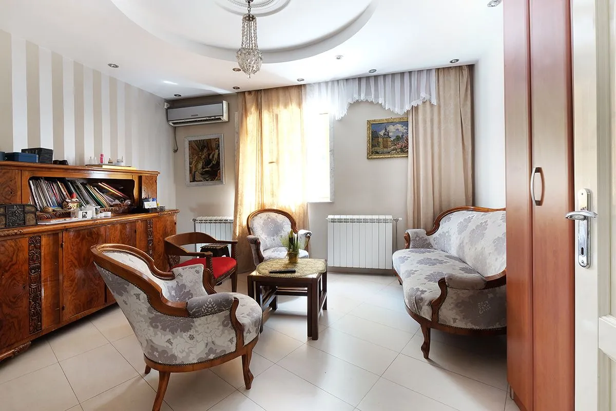 Sale, four bedroom apartment, 200m², Vračar Hram, Vračar Sve Podlokacije