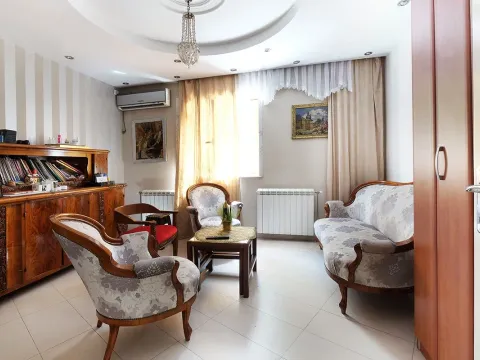 Prodaja, četvorosoban stan, 200m², Vračar Hram, Vračar Sve Podlokacije - image 5