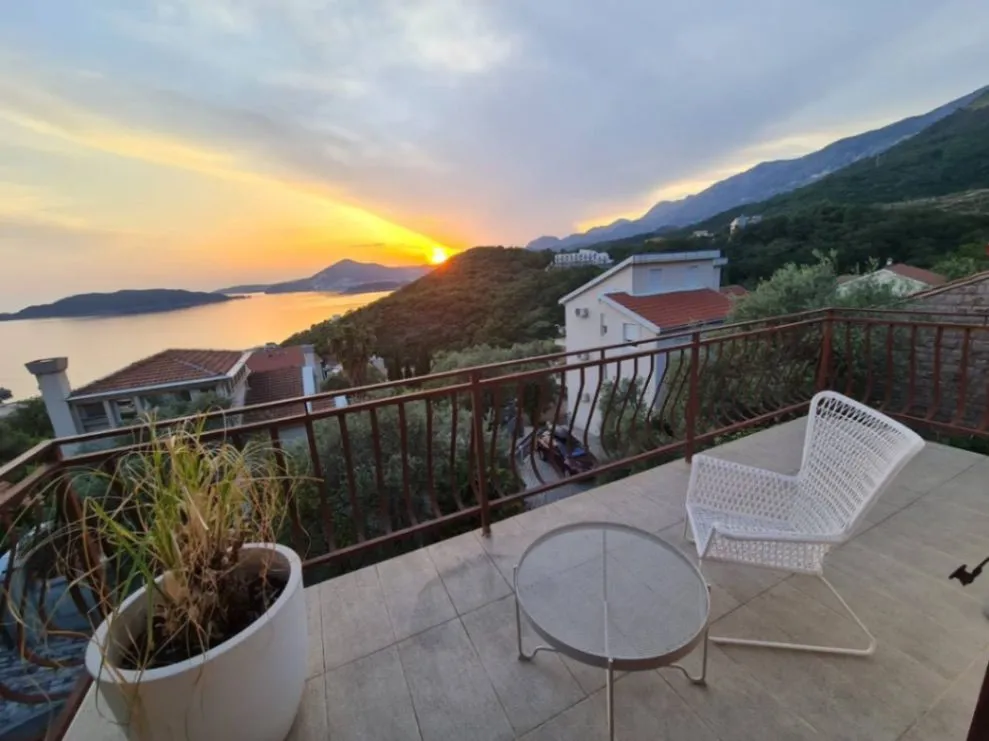 Prodaja, kuća, 300m², Pržno, Budva