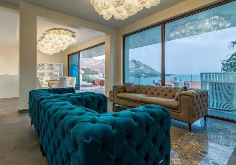 Sale, house, 831m², Bečići, Budva