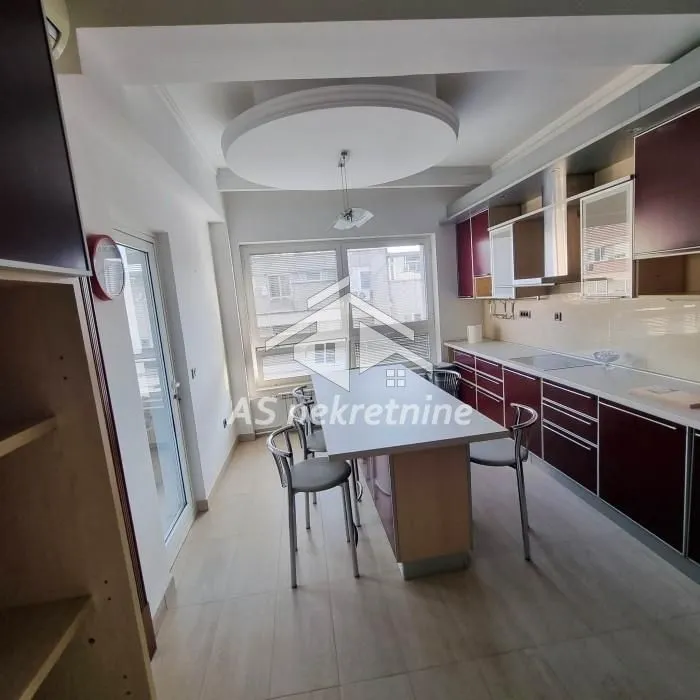 Rent, three bedroom apartment, 120m², Stari Grad, Beograd