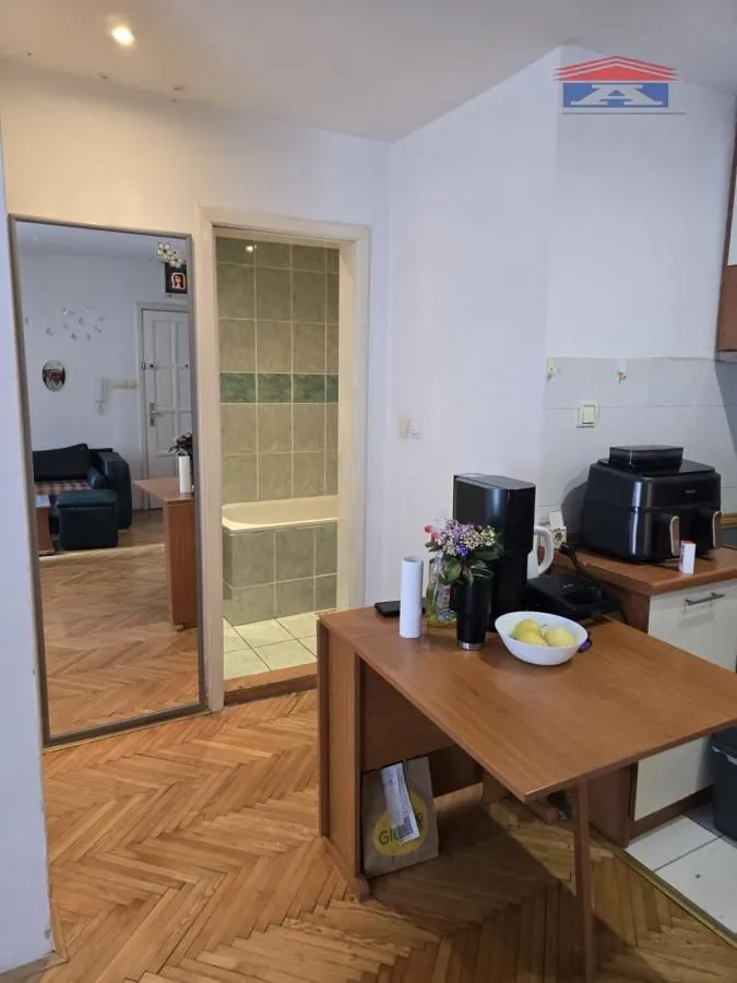 Izdavanje, jednosoban stan, 40m², Centar, Novi Sad