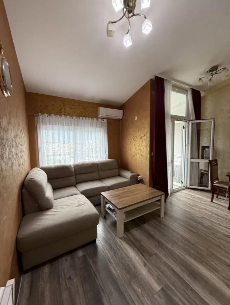 Prodaja, dvosoban stan, 65m², Centar, Bar