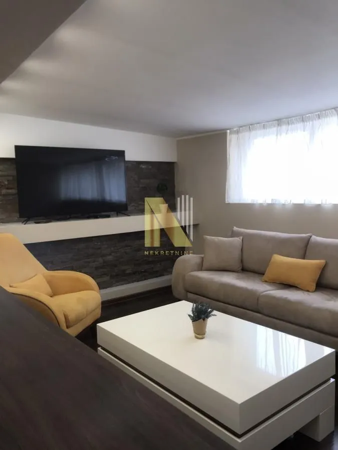 Prodaja, stan, 130m², Grbavica, Novi Sad Sve Podlokacije