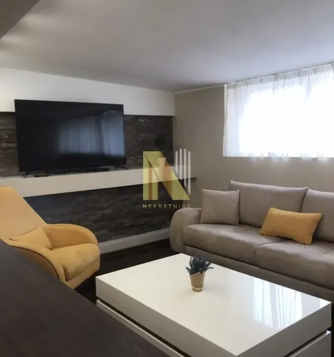 Prodaja, stan, 130m², Grbavica, Novi Sad Sve Podlokacije