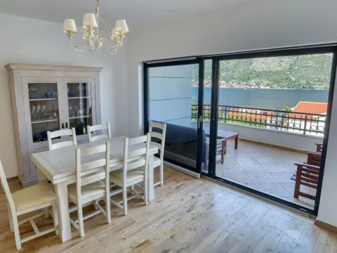 Prodaja, trosoban stan, 124m², Stoliv, Kotor - image 2